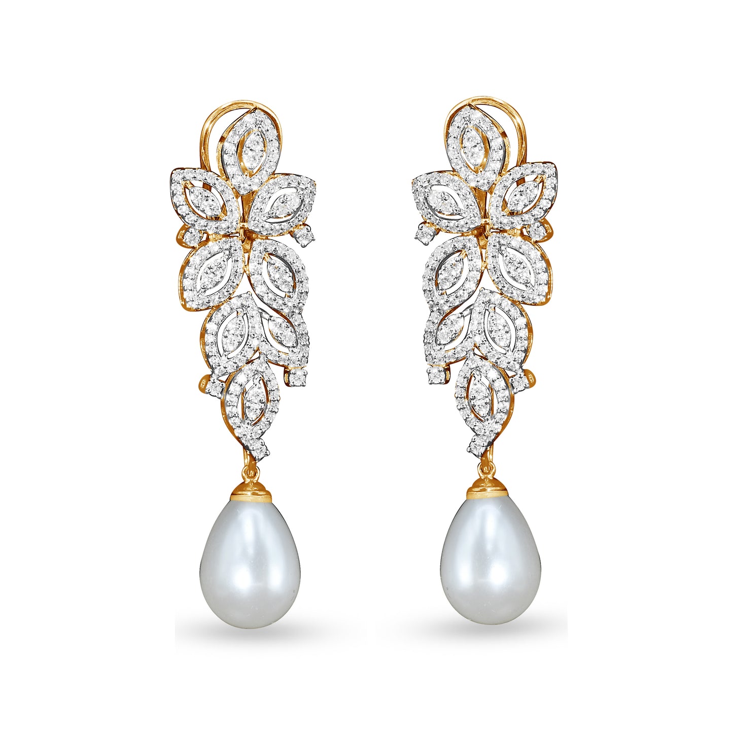 Luxe Pearl Dangler